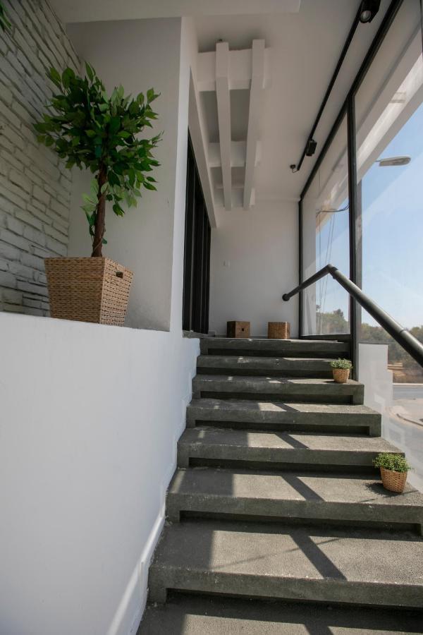 Joseph'Spot Paphos Center Aparthotel Εξωτερικό φωτογραφία