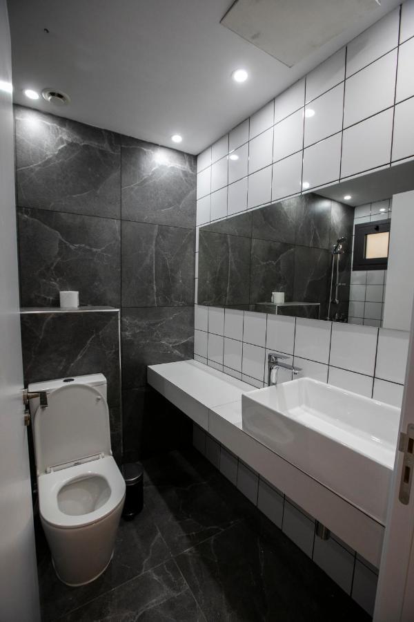 Joseph'Spot Paphos Center Aparthotel Εξωτερικό φωτογραφία