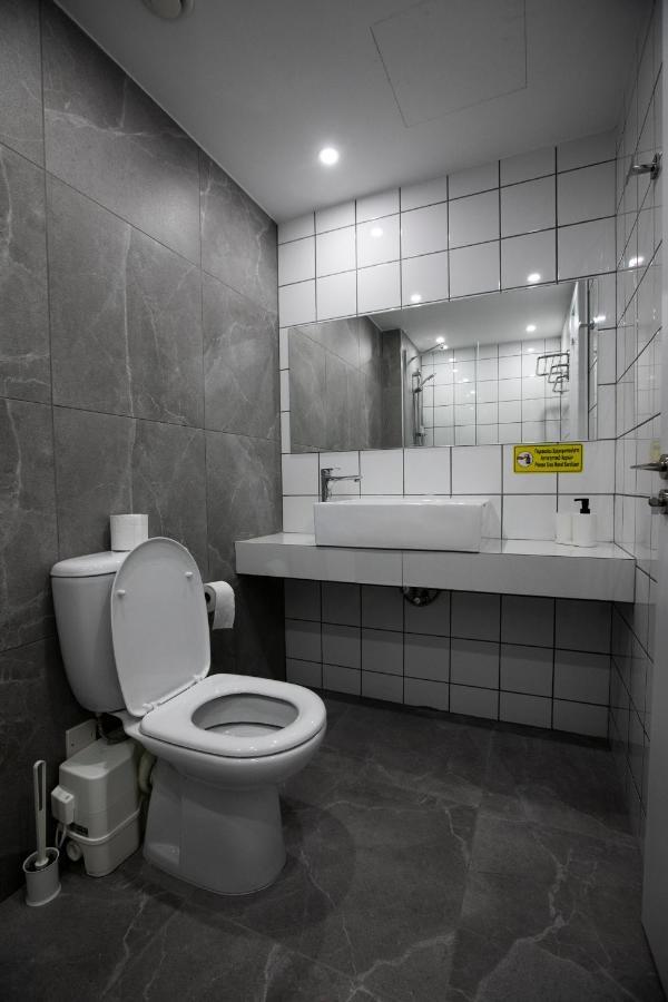 Joseph'Spot Paphos Center Aparthotel Εξωτερικό φωτογραφία