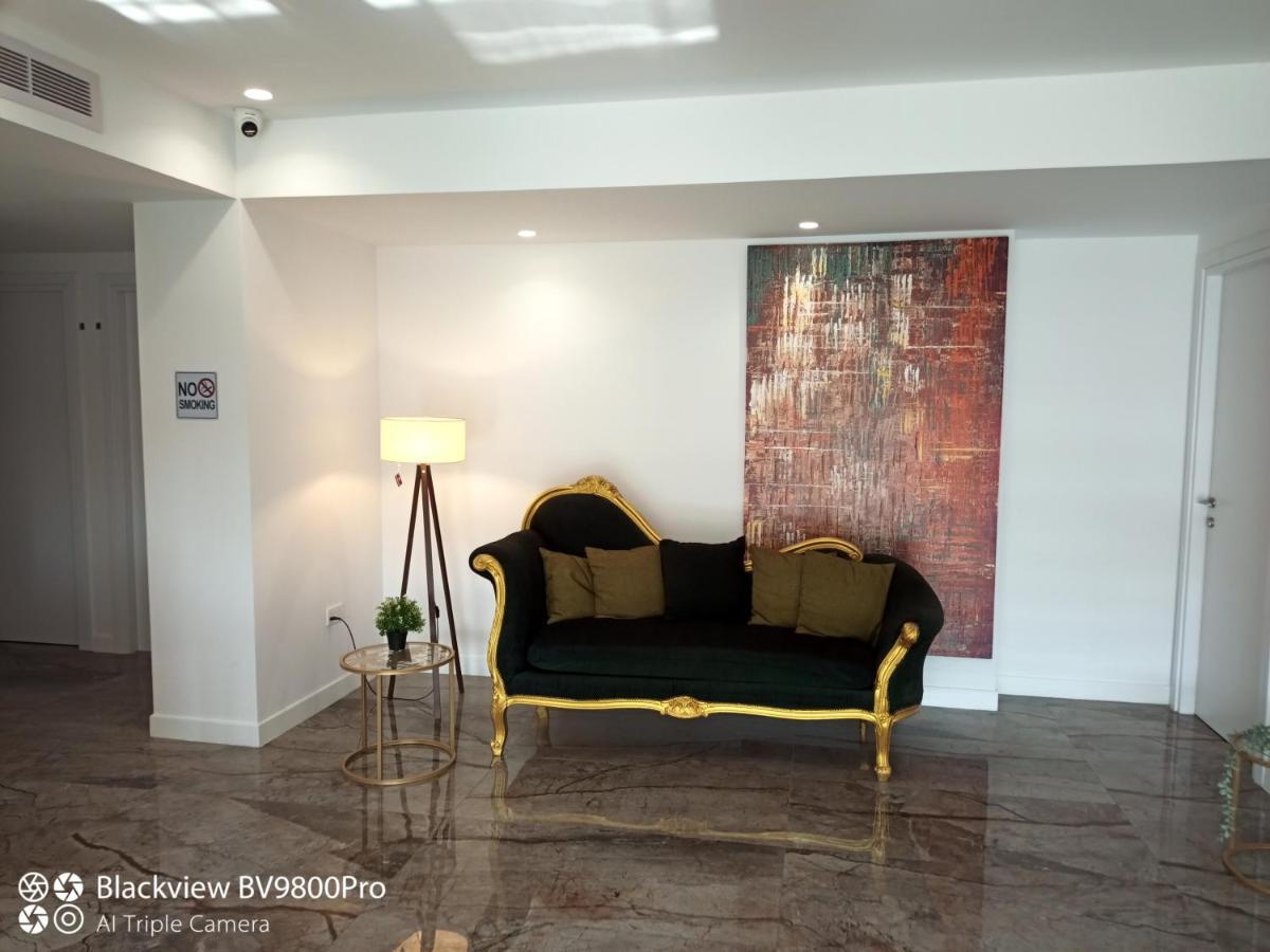 Joseph'Spot Paphos Center Aparthotel Εξωτερικό φωτογραφία