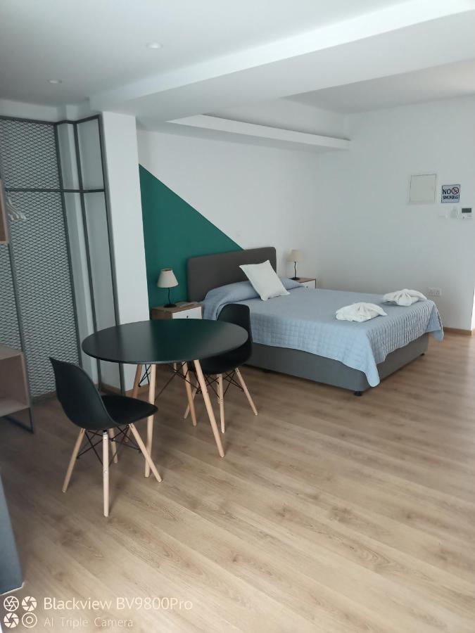Joseph'Spot Paphos Center Aparthotel Δωμάτιο φωτογραφία
